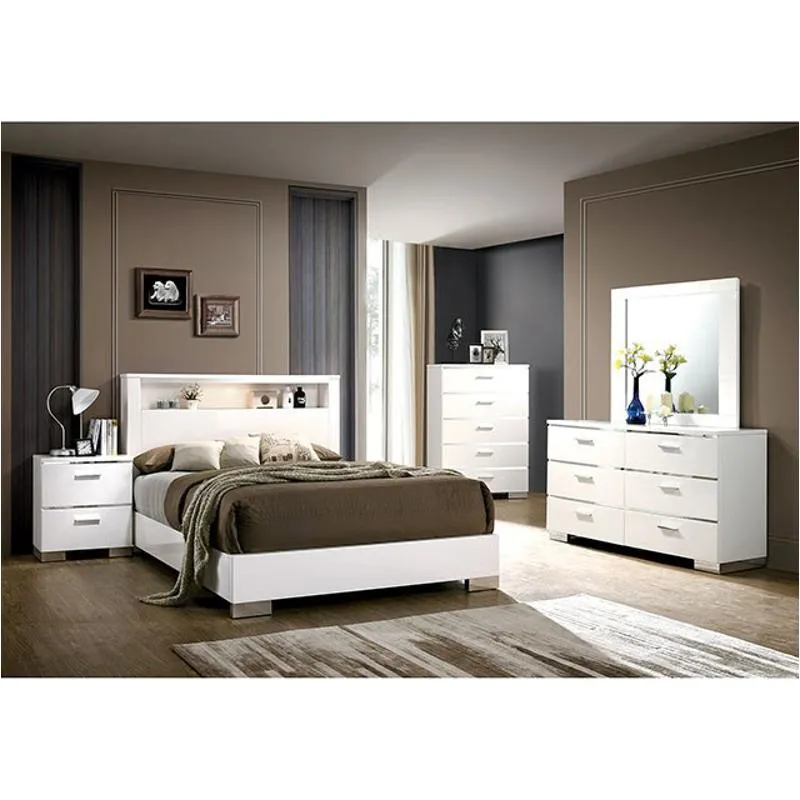 Carlie White Chrome 4-Piece Queen Bedroom Set