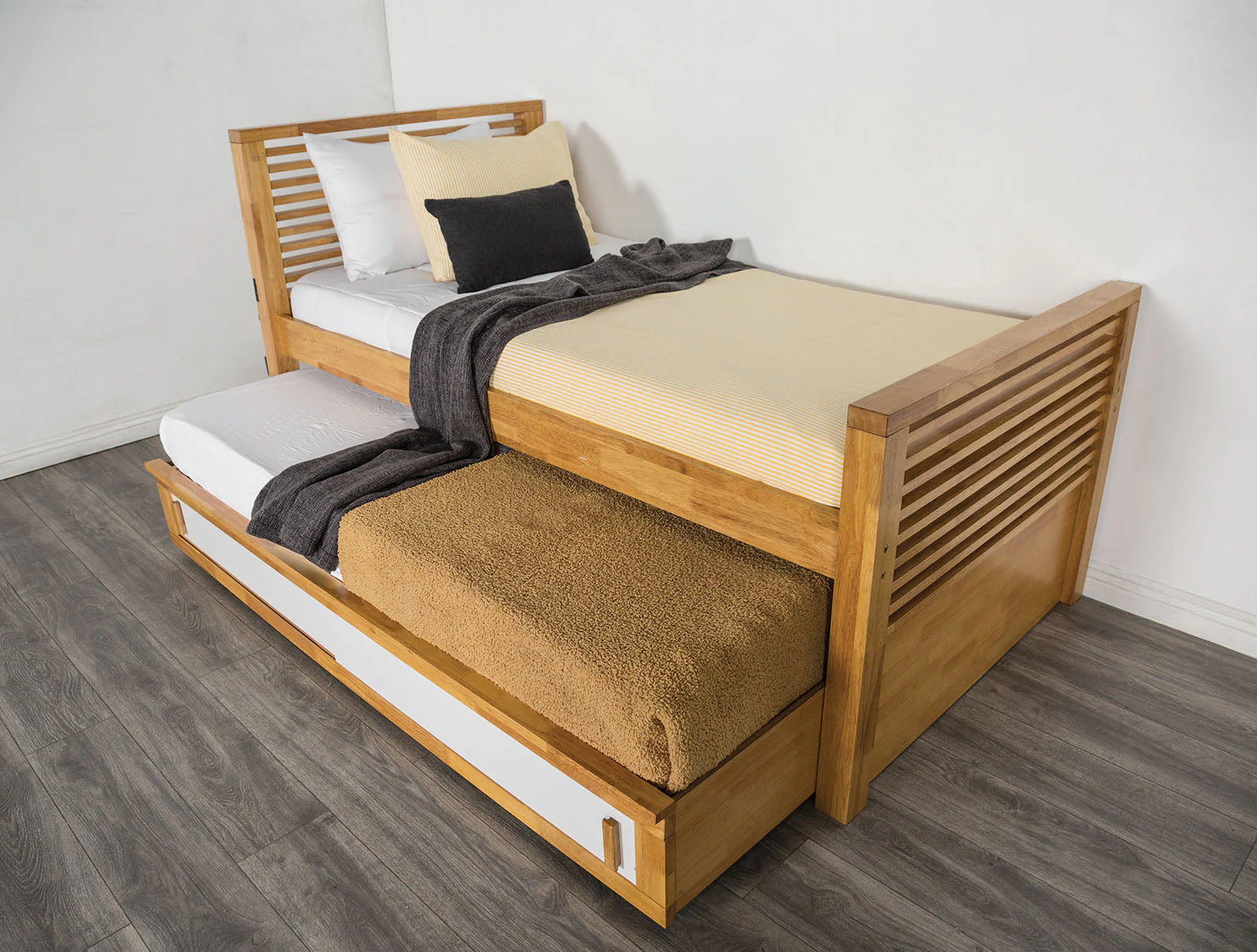 Dayville Light Oak Twin Bed