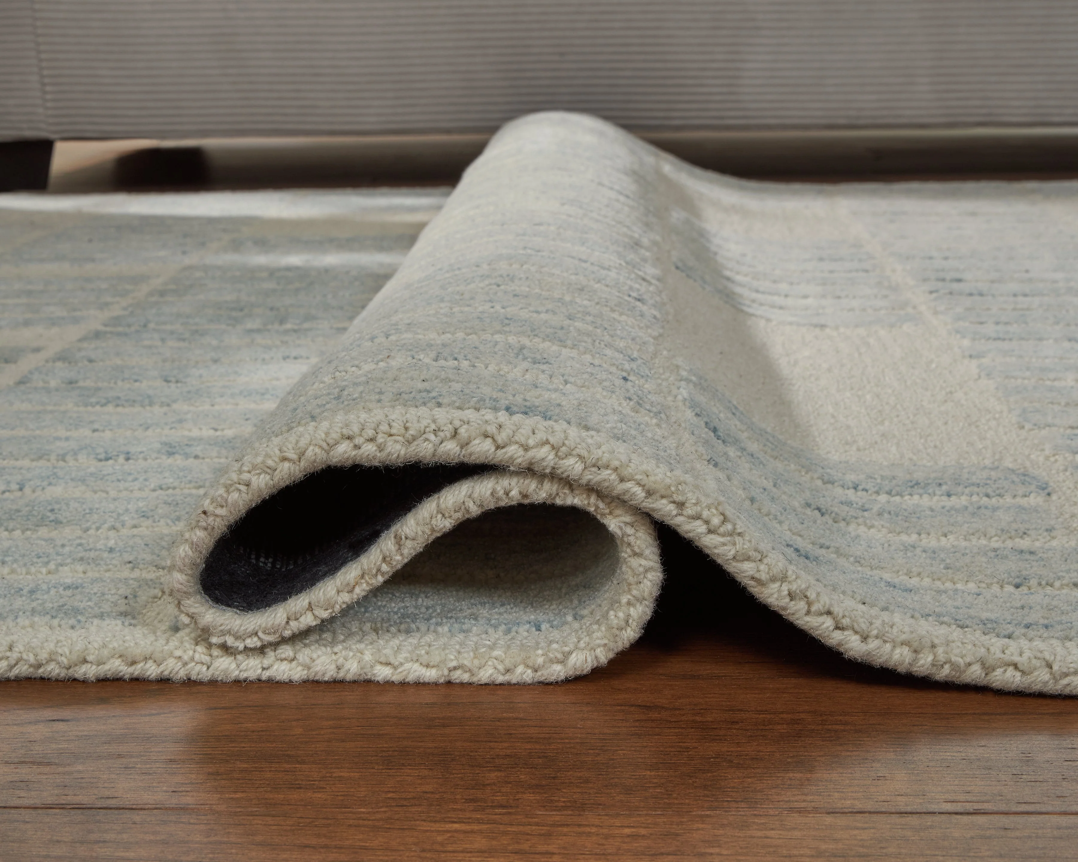 Dylanton Ivory/Blue Medium Rug - Image 4