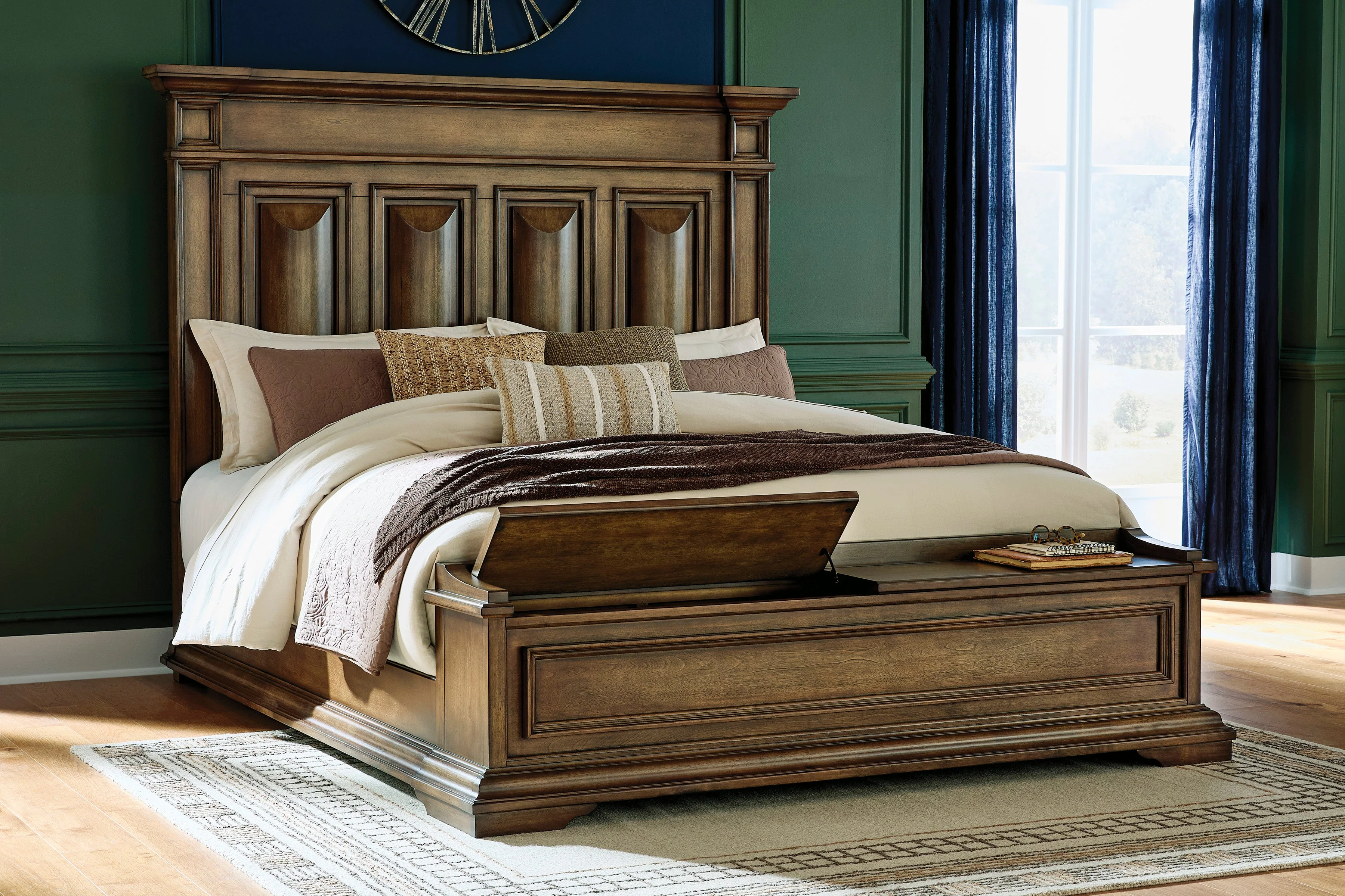 Frantanna Brown Panel Storage Bedroom Set - Image 7