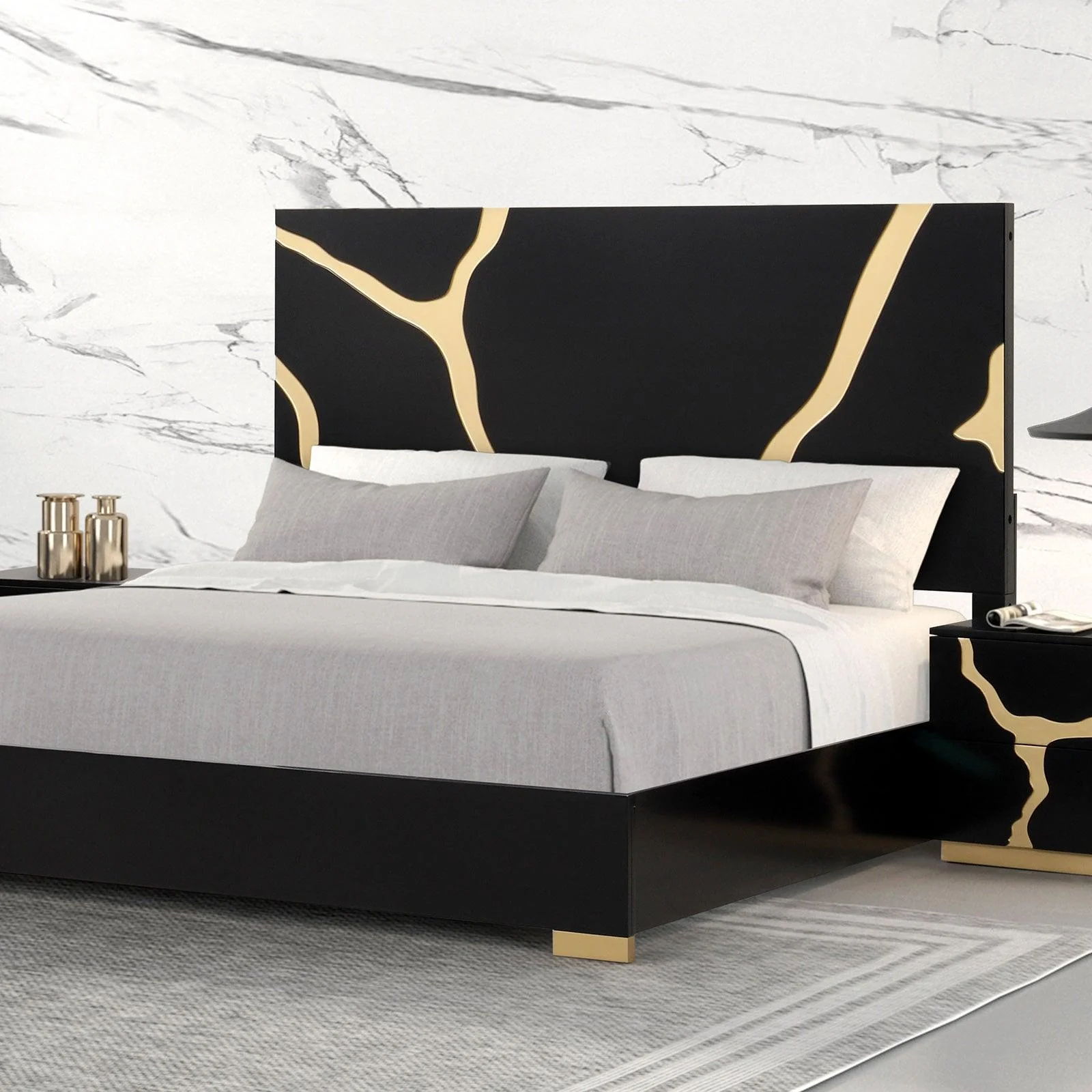 Goldsberg Black/Gold King Panel Bed