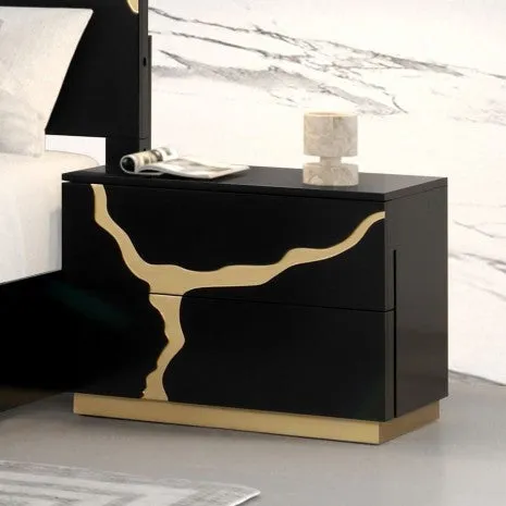 Goldsberg Black/Gold-Painted Pattern 4-Piece Queen Bedroom Set - Image 3