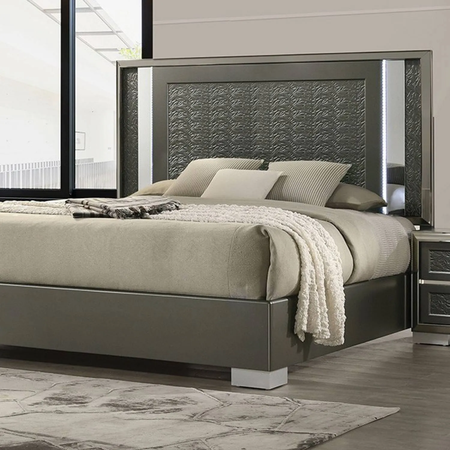 Leyland Dark Gray LED Queen Platfrom Bed