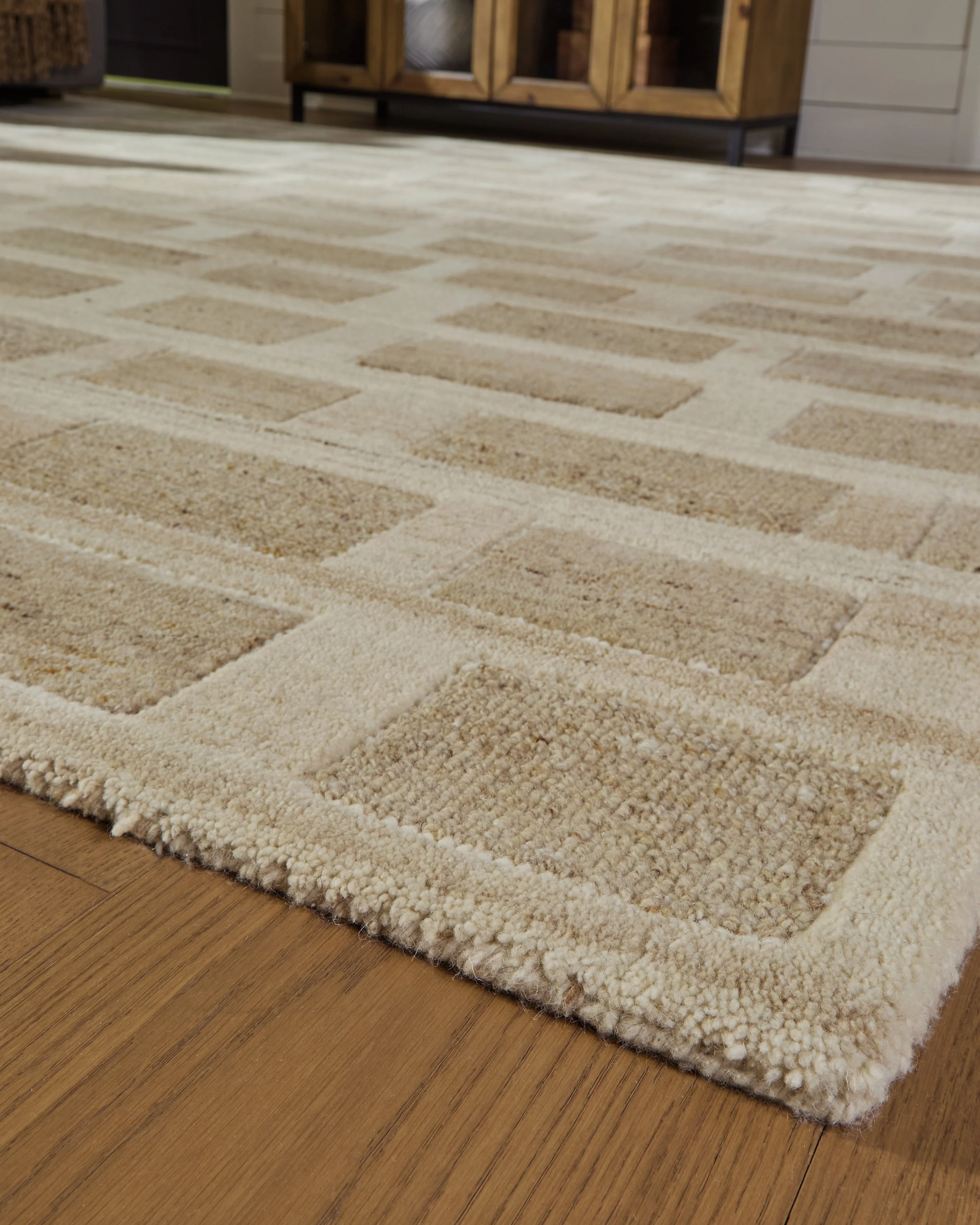 Lisgrove Tan/Brown/White Medium Rug - Image 3