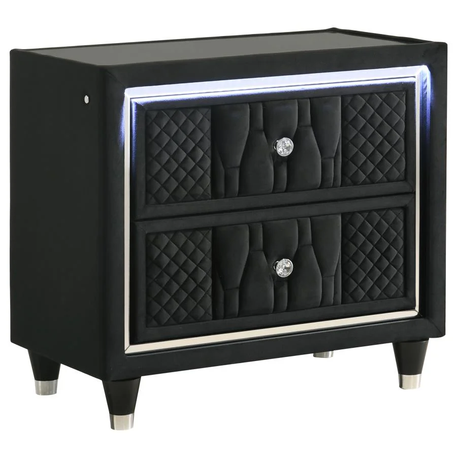 Lorient Black 5-piece Eastern King Bedroom Set - Image 5