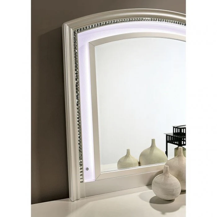 Maddie Pearl White/White 5-Piece Queen Bedroom Set - Image 6
