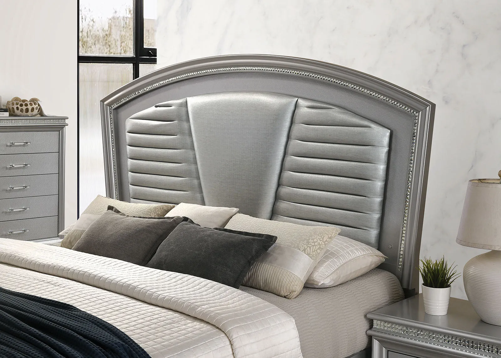 Maddie Silver Queen Bed - Image 2
