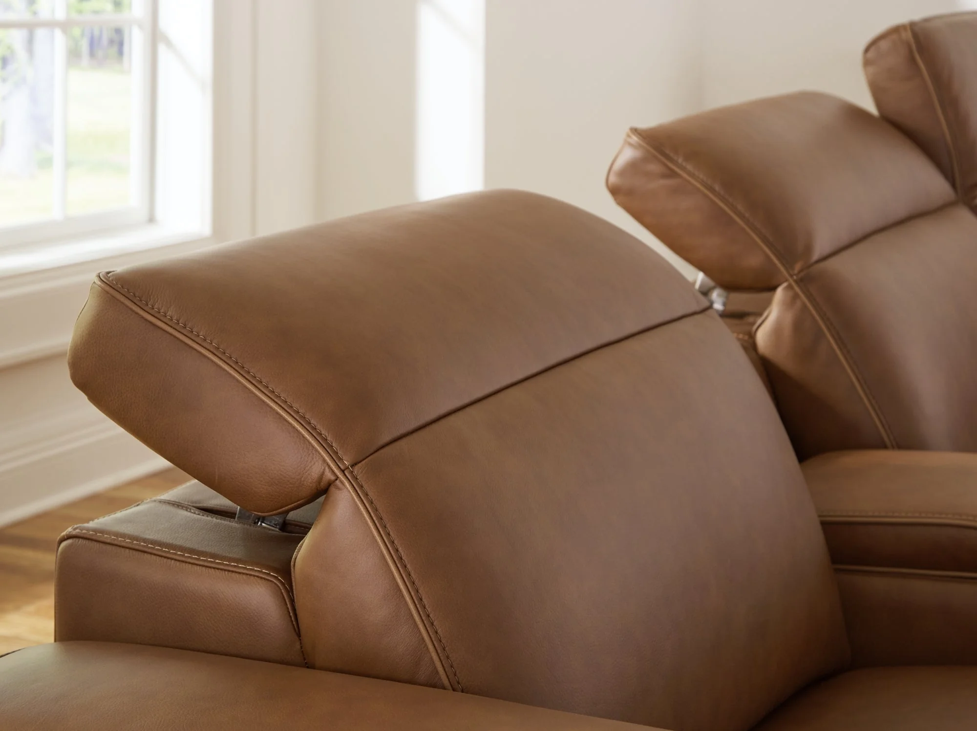 Magic Man Caramel 5-Piece Power Reclining Sectional - Image 5