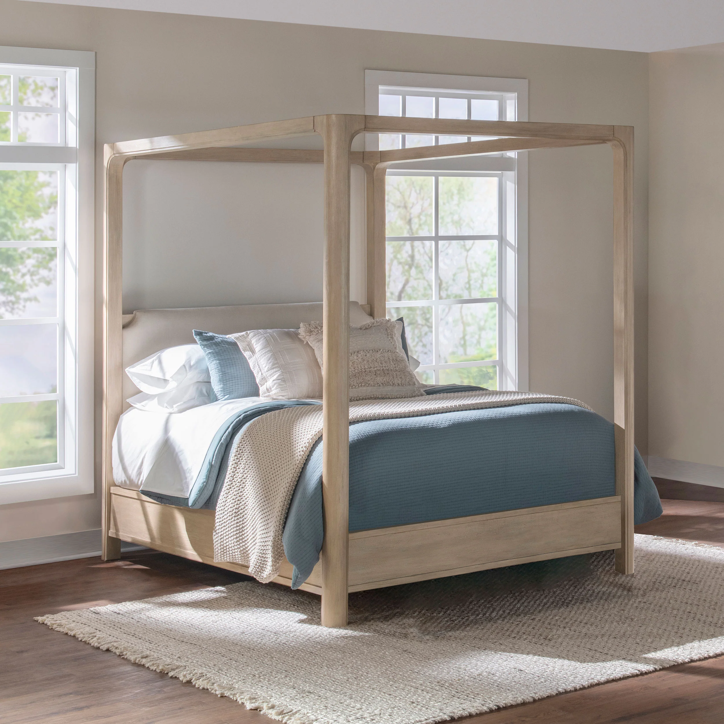 Solano 85-inch Weathered Mango Queen Canopy Bed