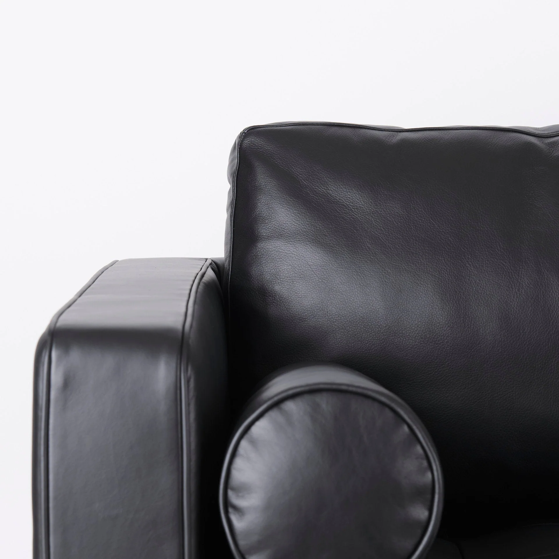 Svend Sofa In Black - Image 7