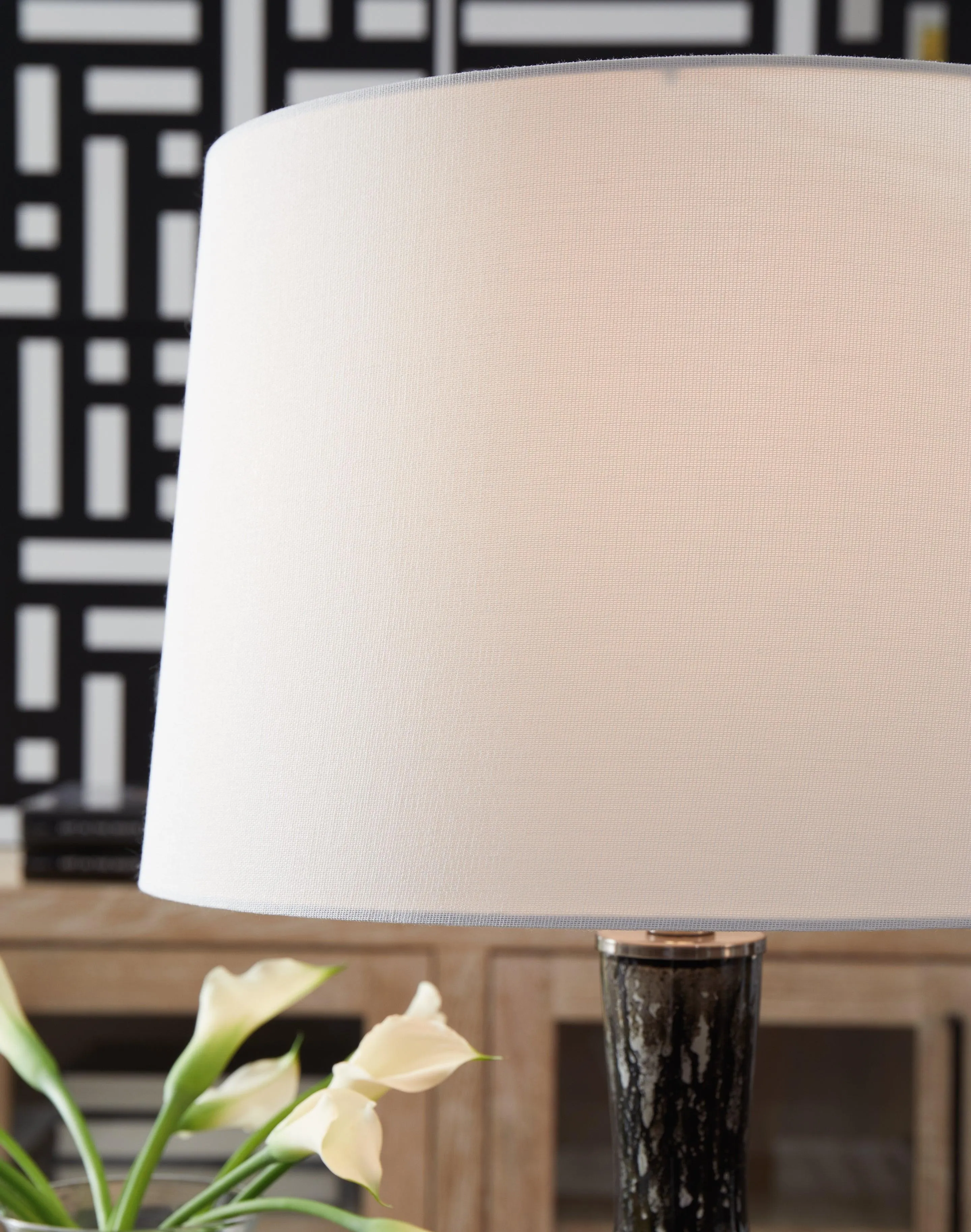 Tenslow Antique Black Table Lamp - Image 2