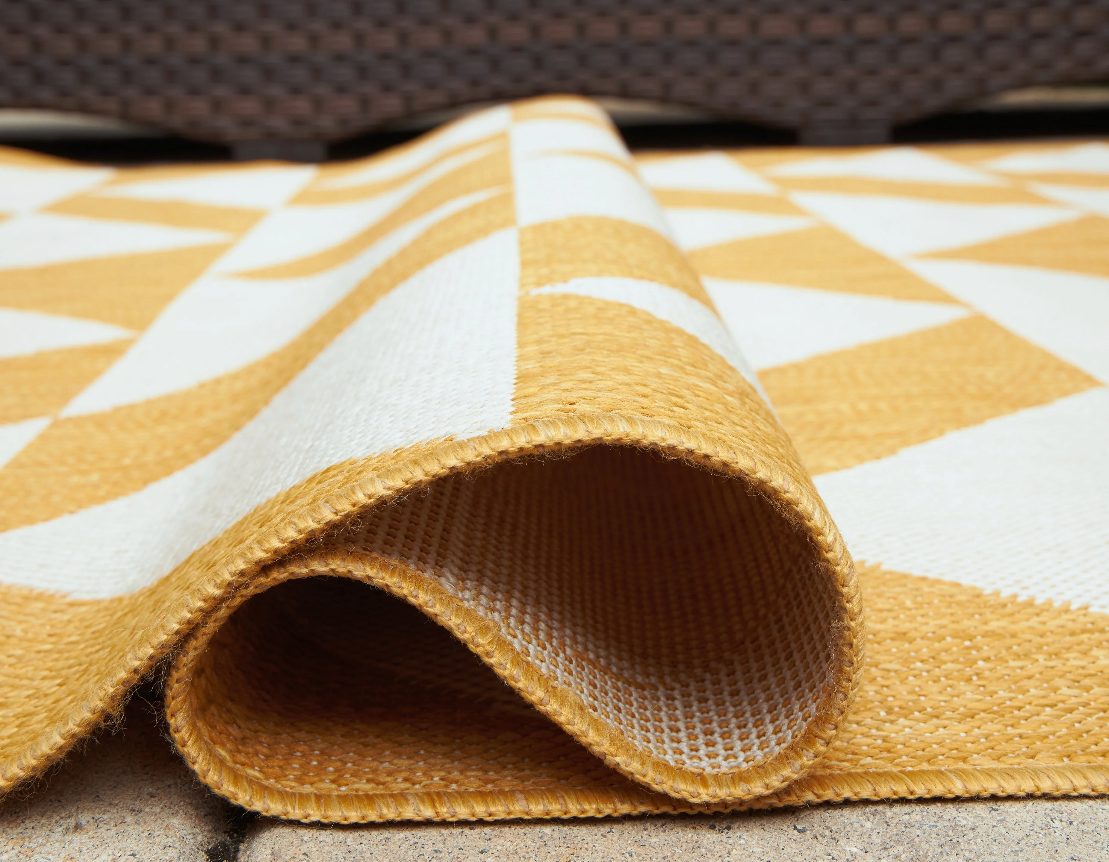 Thomley Ivory/Yellow 5' x 7' Rug - Image 4
