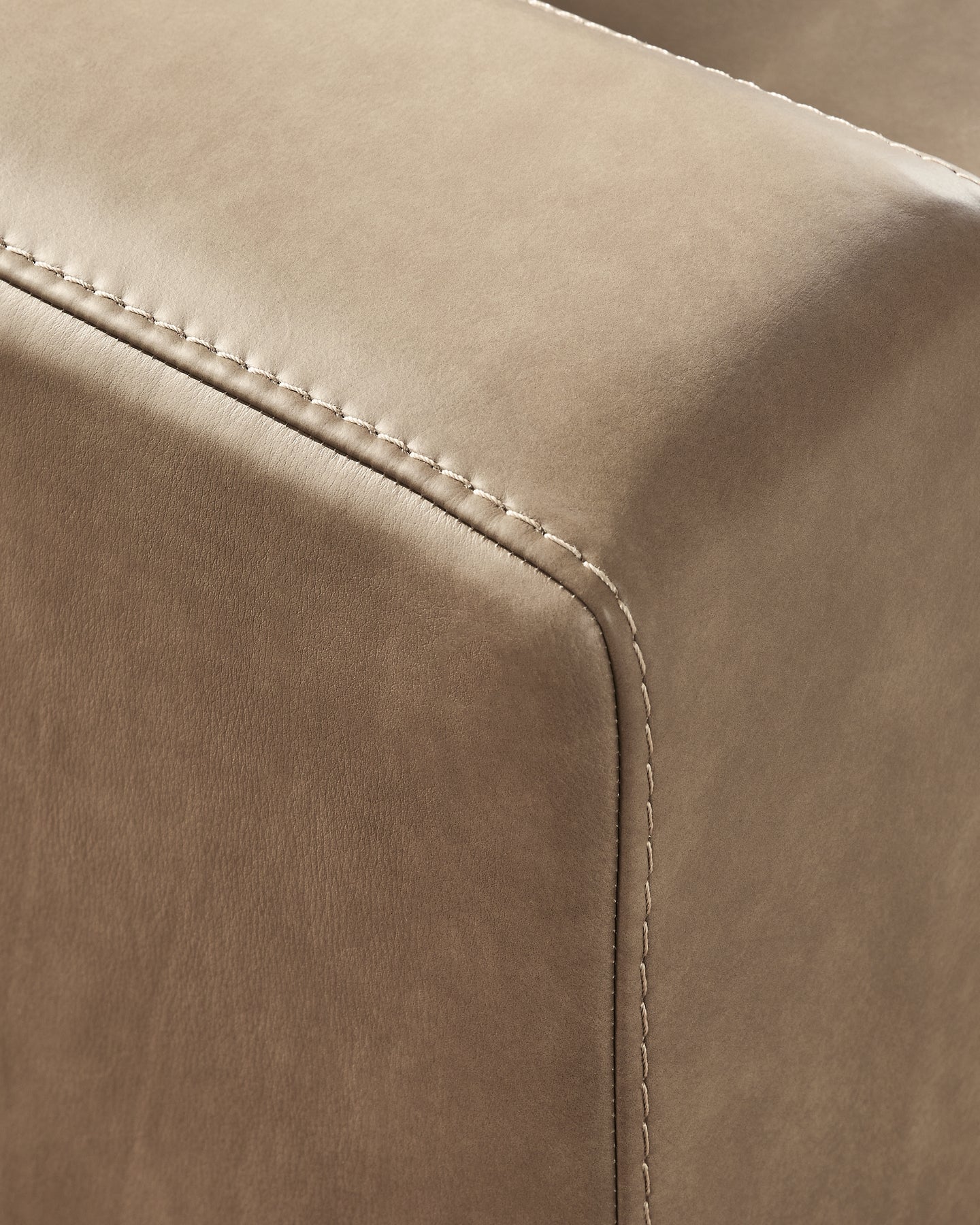 Veronella Sahara 3-Piece Sectional with RAF Chaise - Image 4